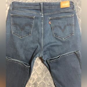 Women’s Levi jeans